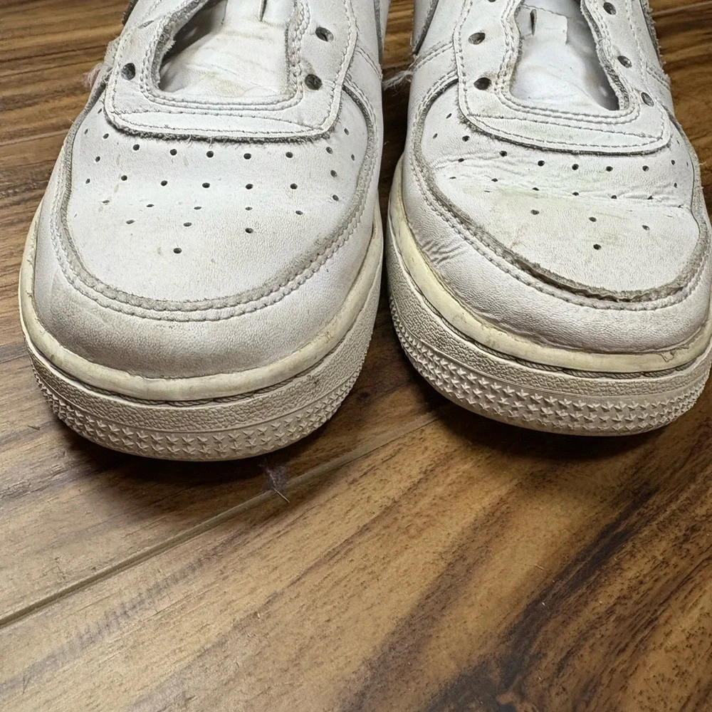 Nike Boys Air Force 1 Triple White Low Top Sneakers Shoes, Size 5Y